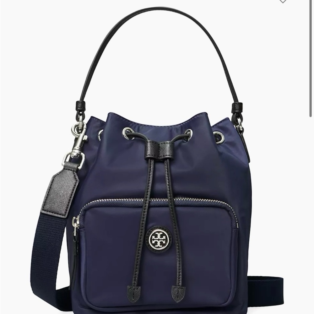 NWT Tory Burch Bucket Bag in Navy